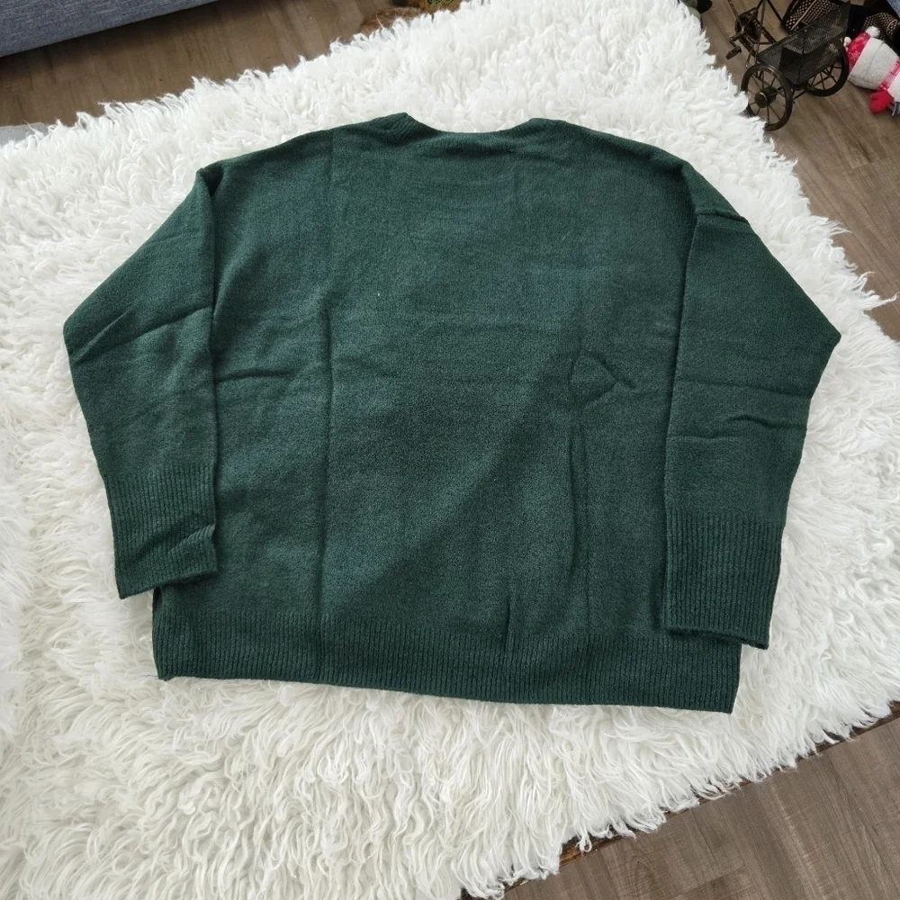 Vince Camuto Women'sa Holiday Sweater. Color: Peace. Size Small. New.Cozy Holi